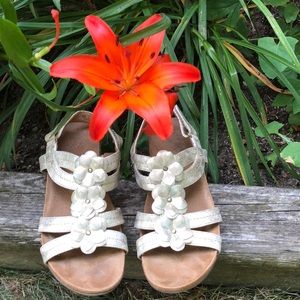 Natural Soul Floral Sandals